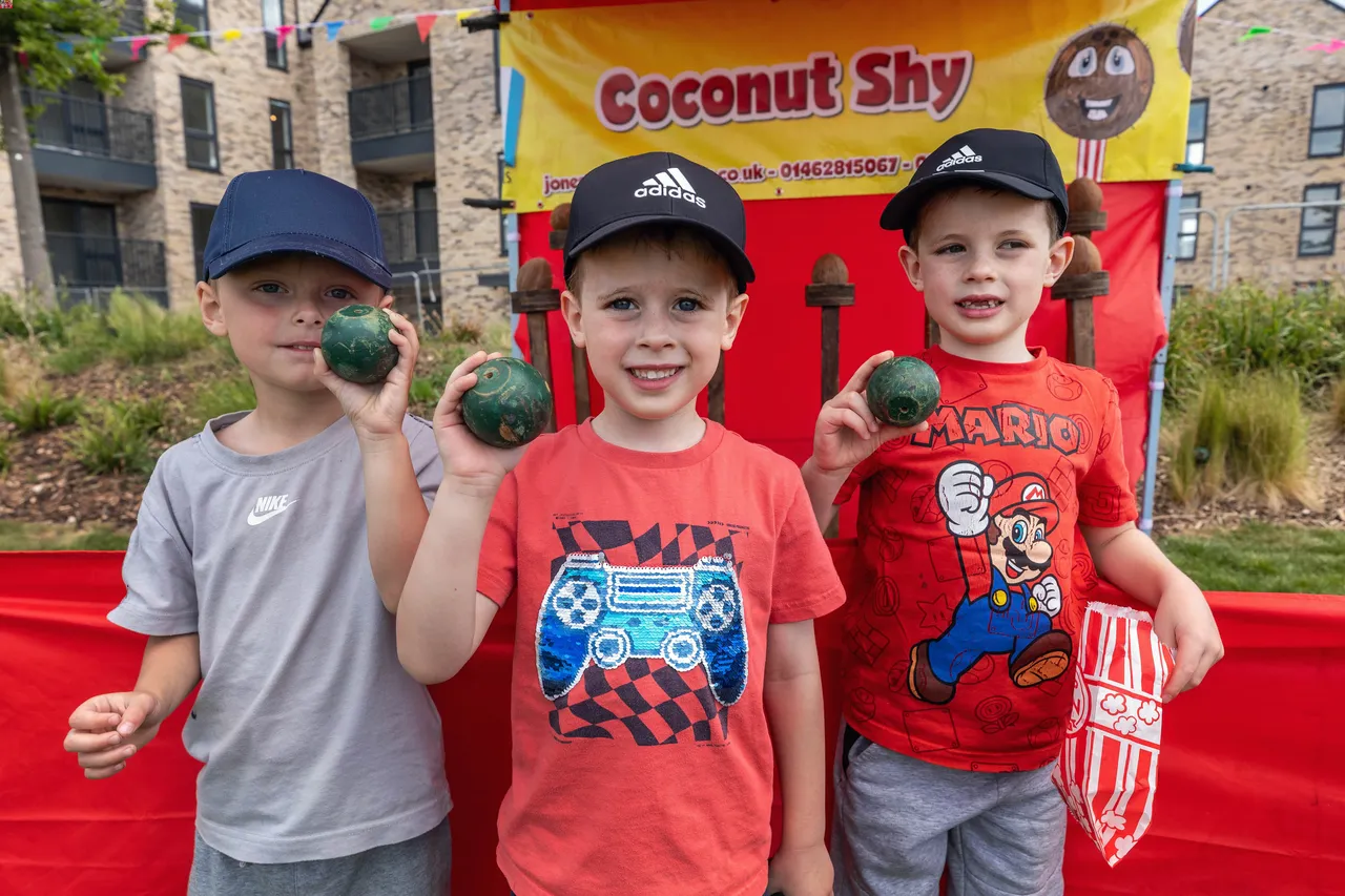 Community Day Wintringham - Children at a coconut shy